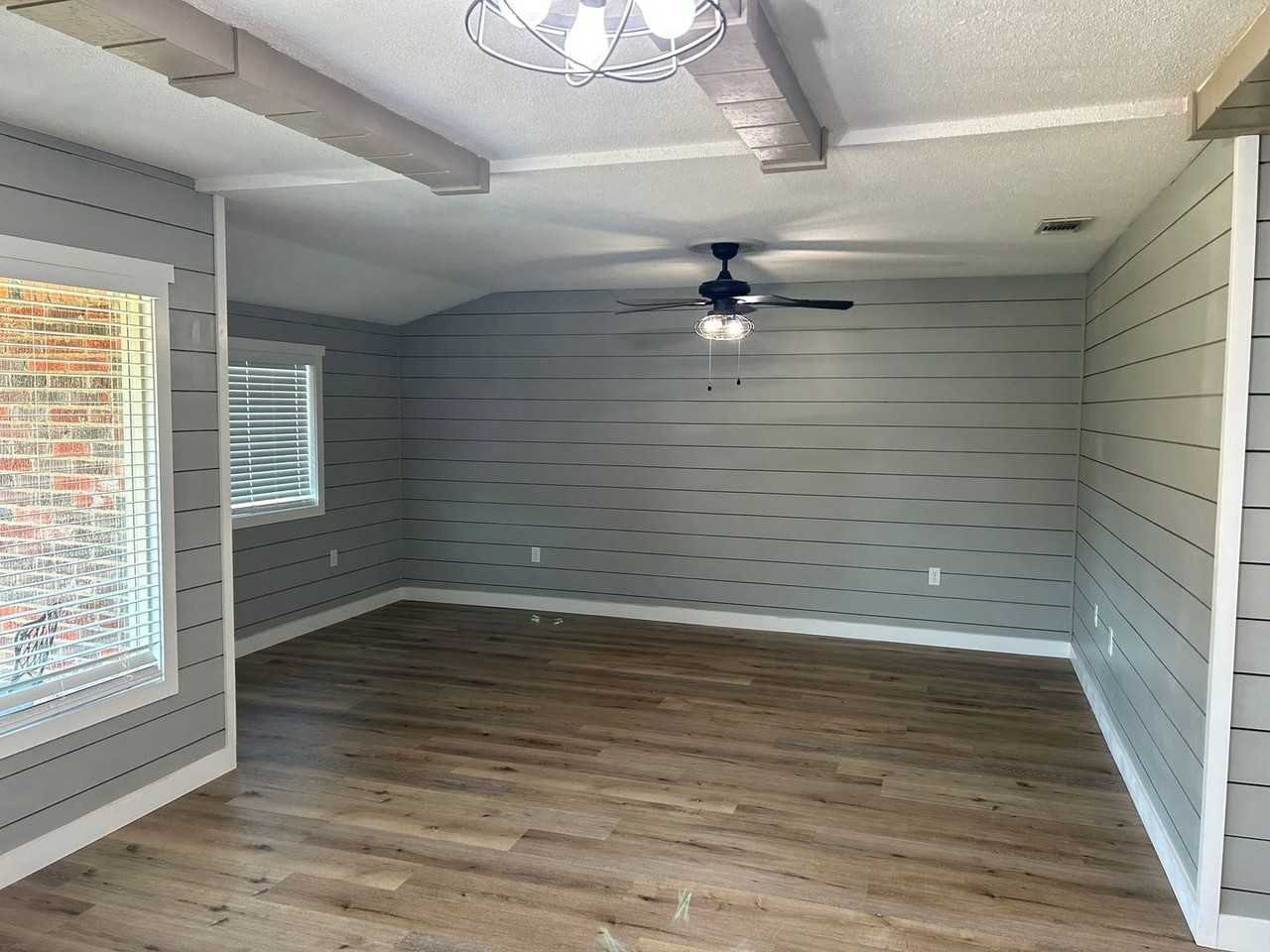 501 E 17th St - Photo 3 of 17