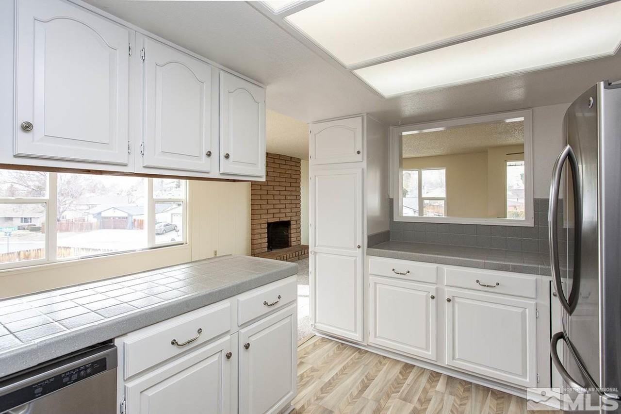 3686 4th St - Photo 6 of 23