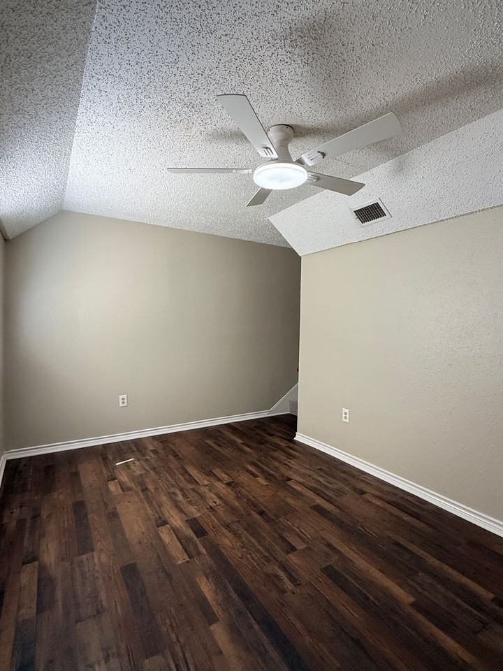 2304 Avenue K - Photo 2 of 16