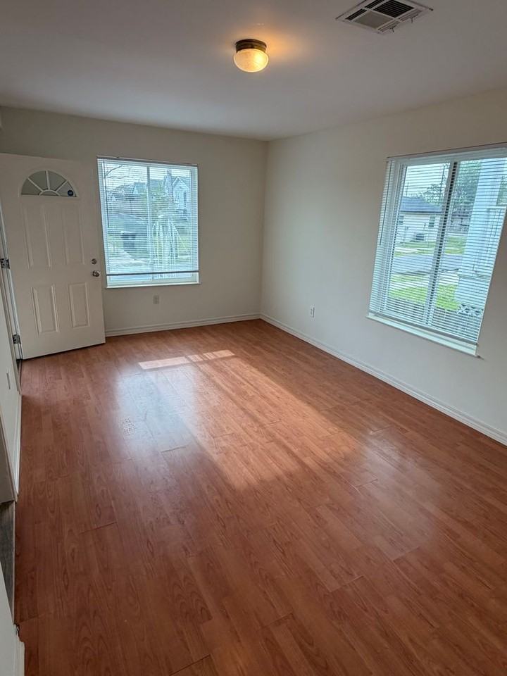 2114 Feliciana St #A - Photo 2 of 17