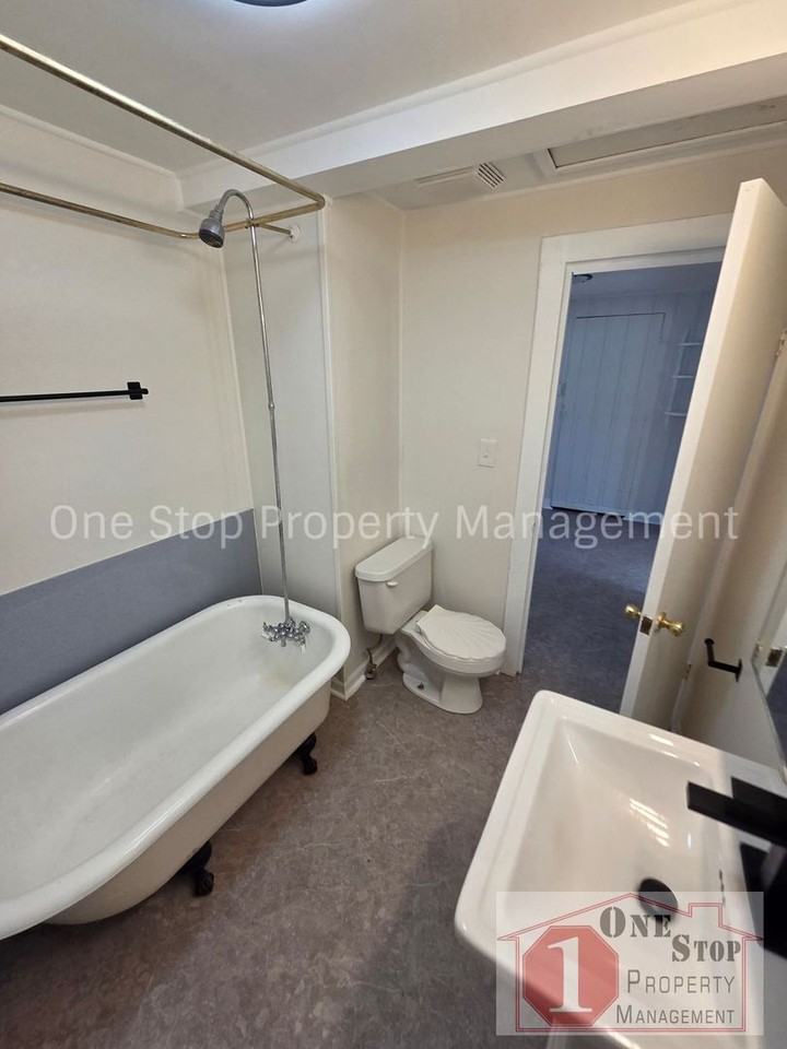 1926 S Hardy Ave - Photo 6 of 17