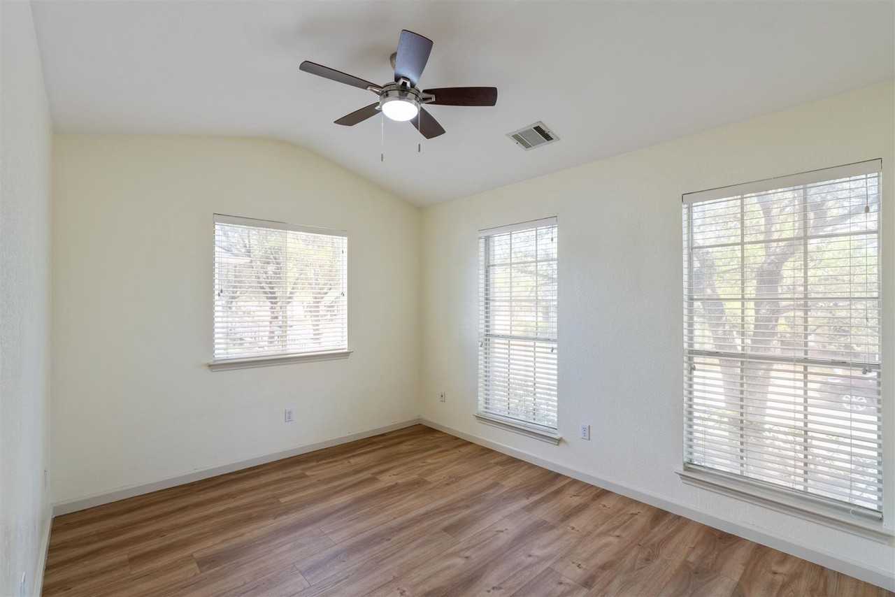 5911 Steiner - Photo 7 of 23