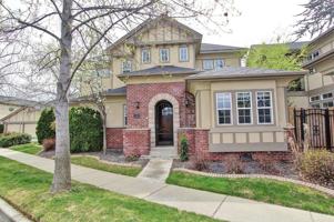 featured image of 369 E Wexford Ln