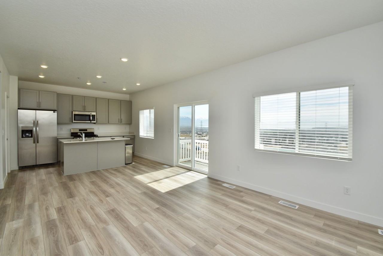 2042 N Golden Ruby Dr - Photo 4 of 24