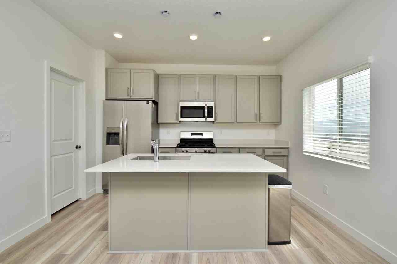 2042 N Golden Ruby Dr - Photo 5 of 24