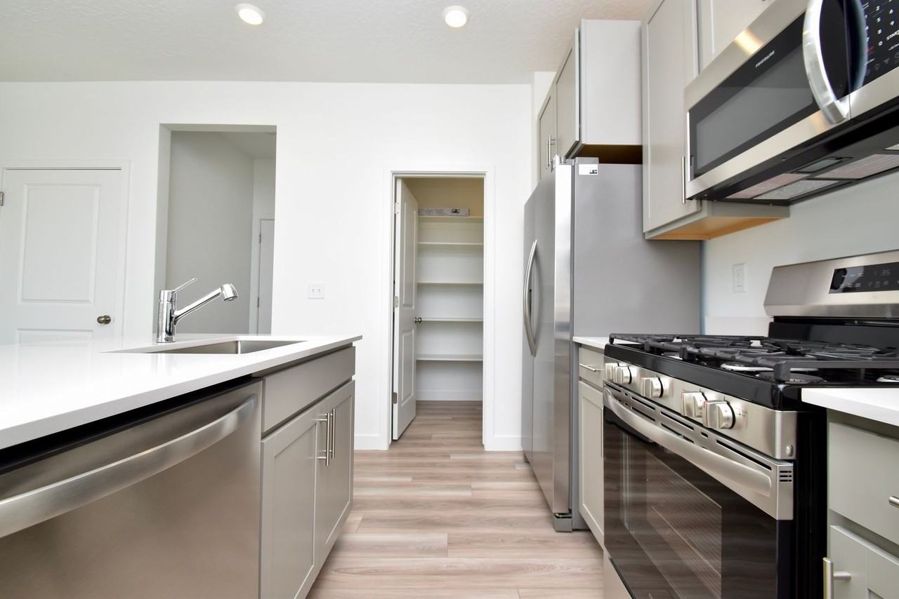 2042 N Golden Ruby Dr - Photo 6 of 24