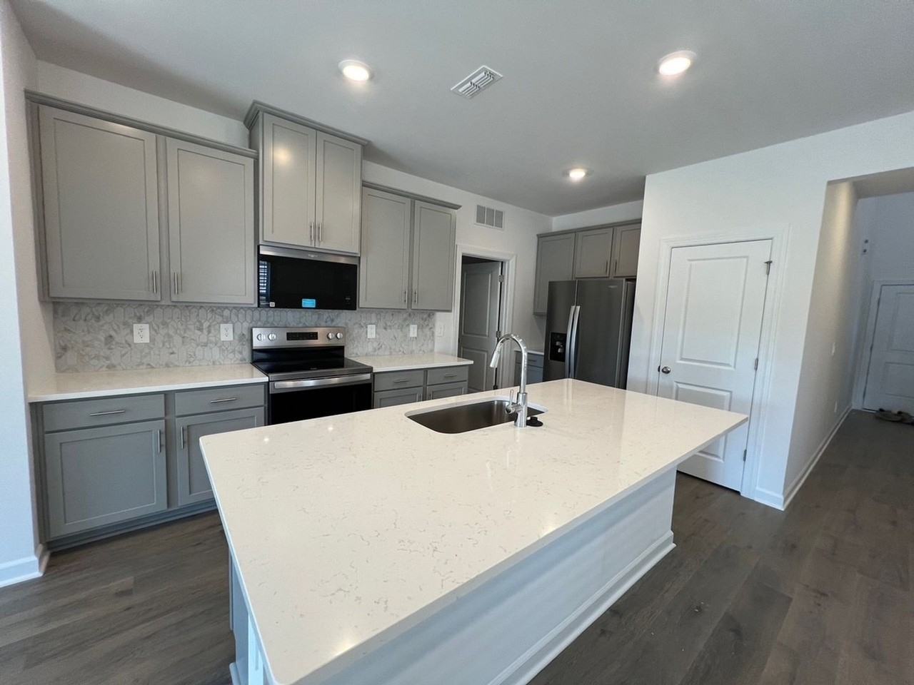 1524 31st St Ne - Photo 3 of 15