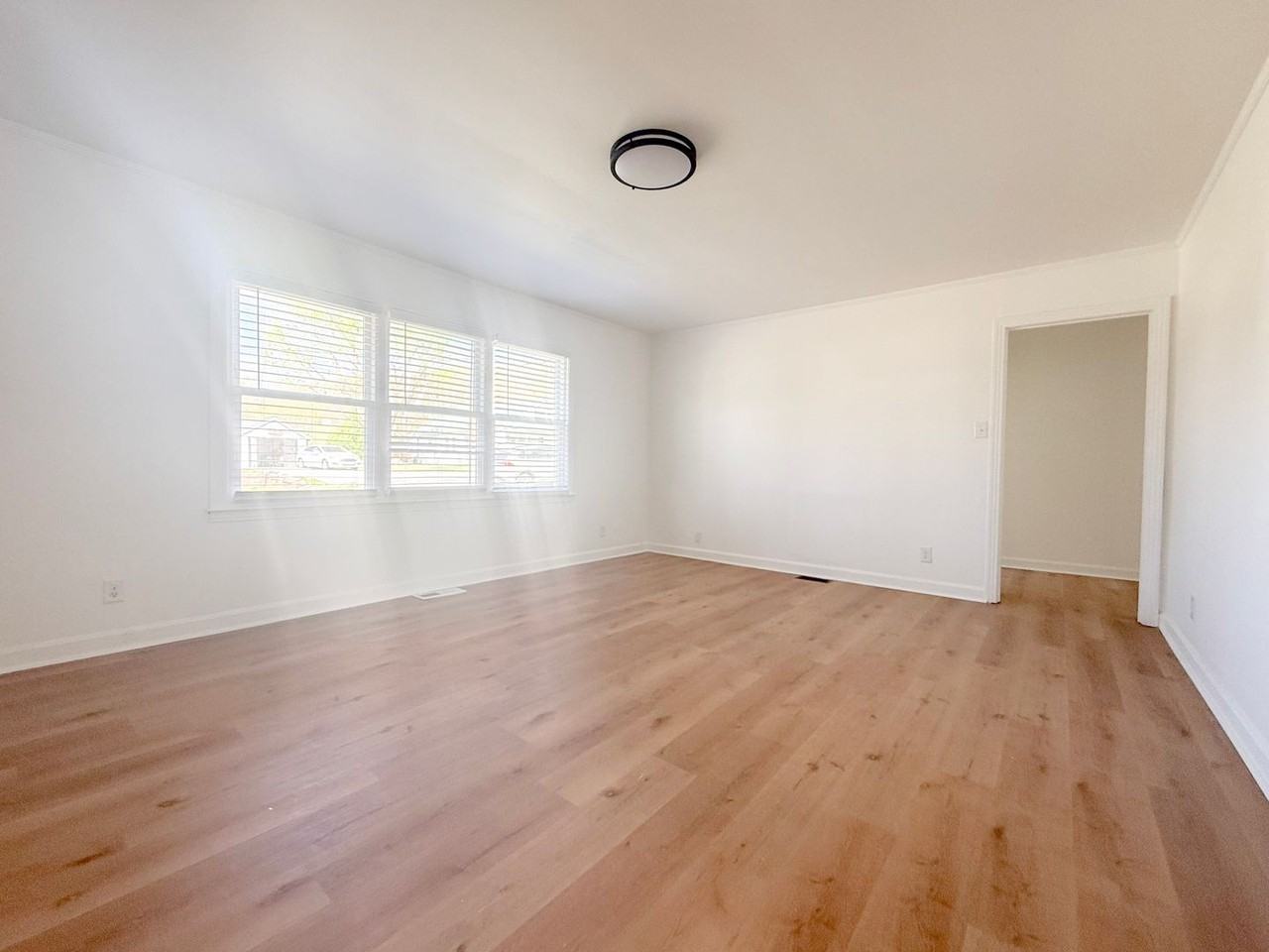 125 Woodland St - Photo 5 of 26