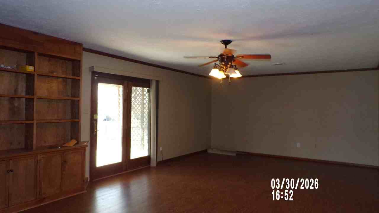 211 Sw Crystal Hills Dr - Photo 2 of 28