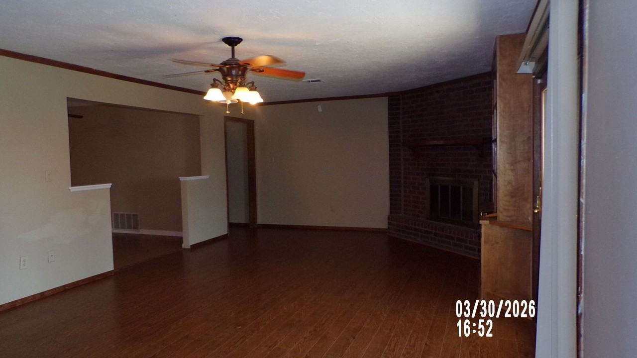 211 Sw Crystal Hills Dr - Photo 4 of 28