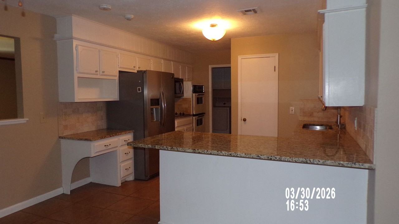 211 Sw Crystal Hills Dr - Photo 6 of 28