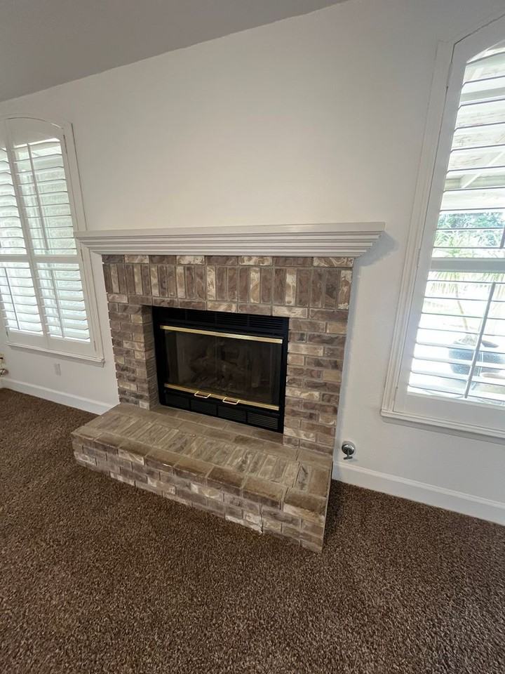 1326 S Laguna St - Photo 3 of 40