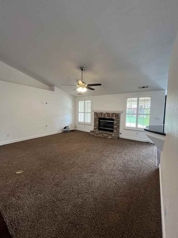 1326 S Laguna St - Photo 5 of 40