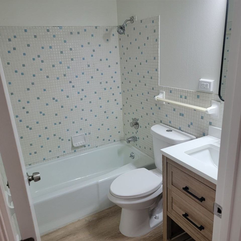 1126 Yorktown Dr - Photo 5 of 6