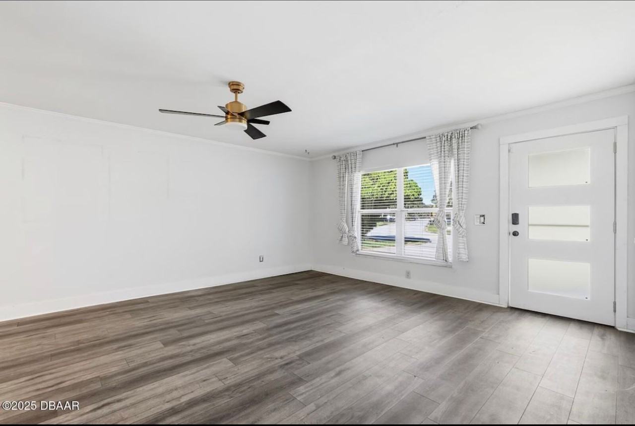 932 Lora St - Photo 5 of 21