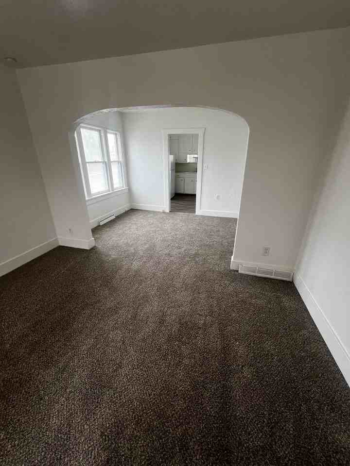 454 N 7th Ave - Photo 3 of 10