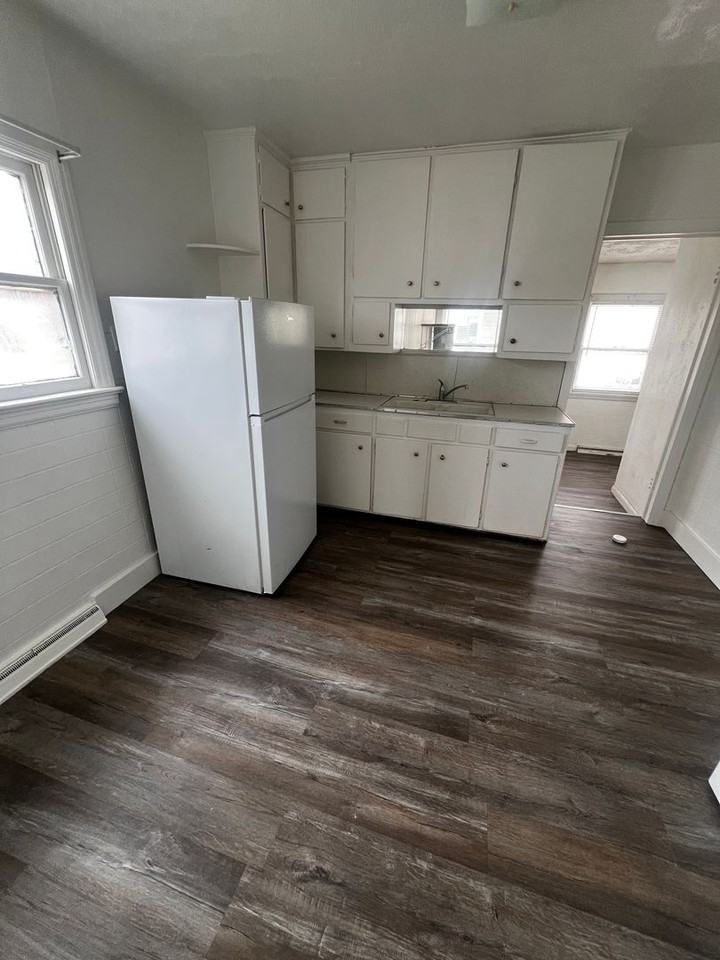 454 N 7th Ave - Photo 5 of 10