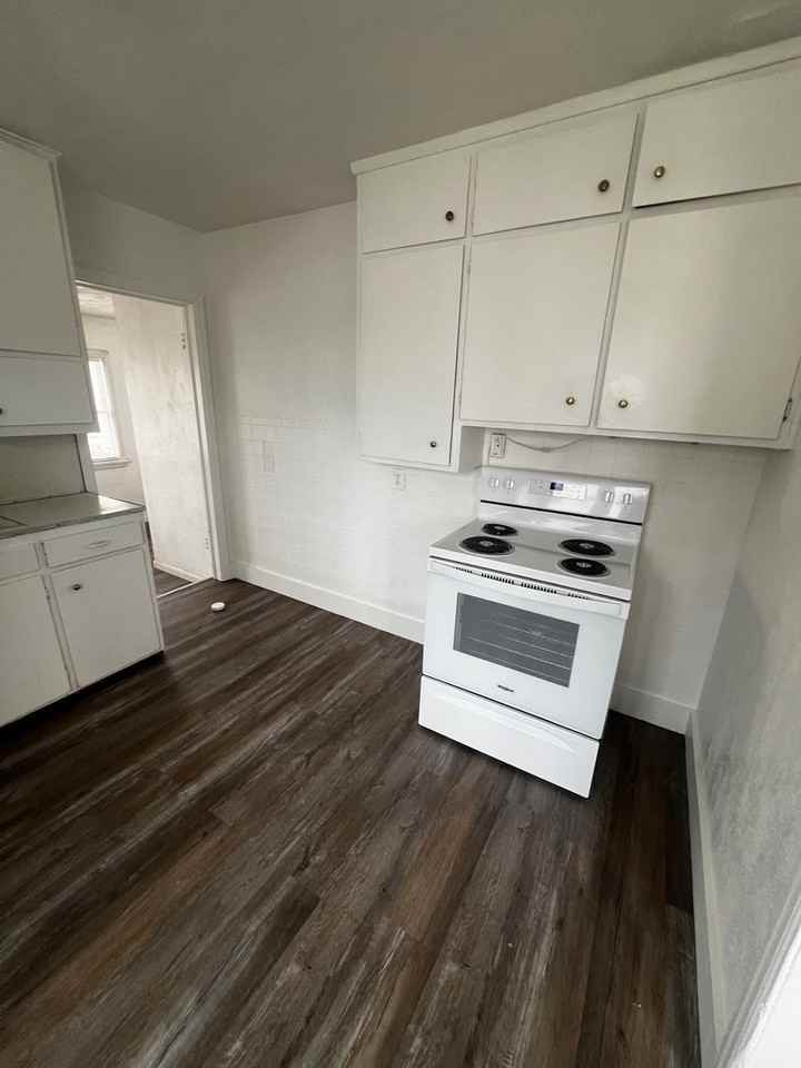 454 N 7th Ave - Photo 6 of 10