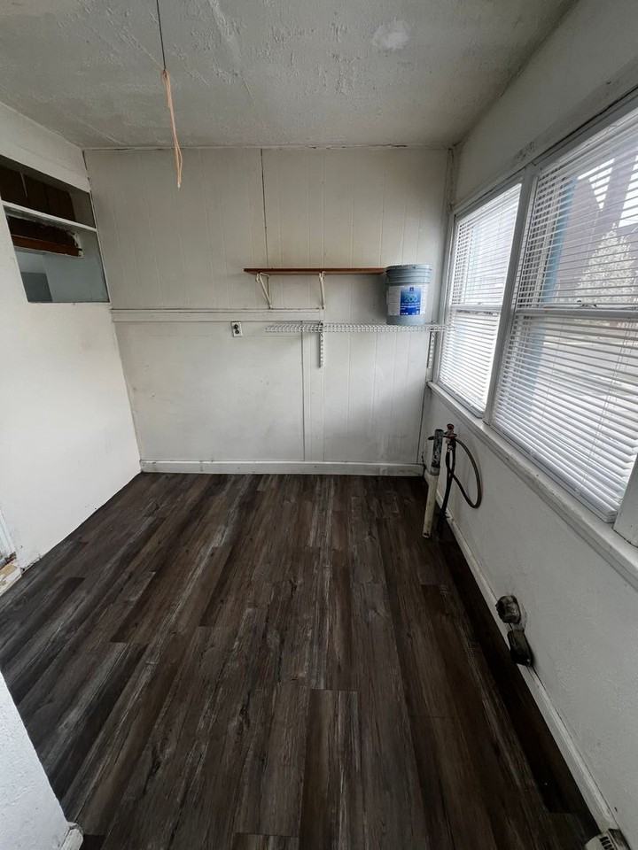 454 N 7th Ave - Photo 7 of 10