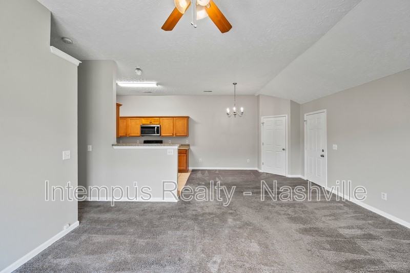 553 Rose Cottage Cir - Photo 4 of 26