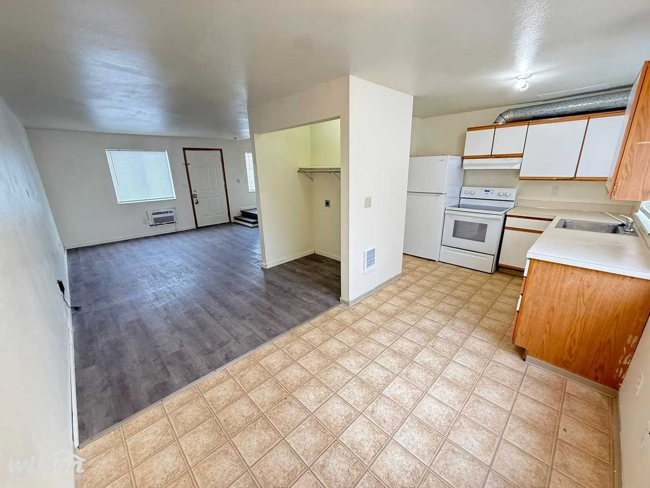 630 N 5th Ave - Photo 3 of 14