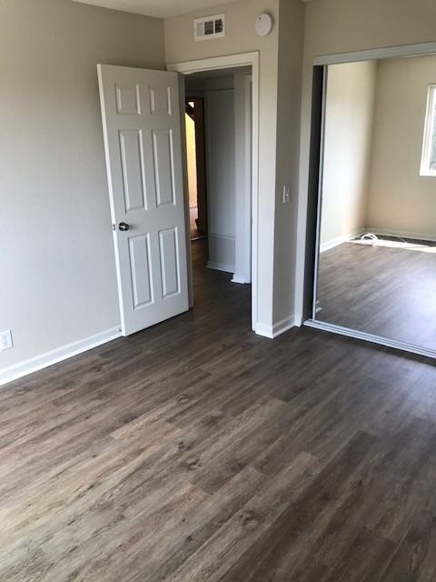 Imperial Manor - Photo 4 of 9