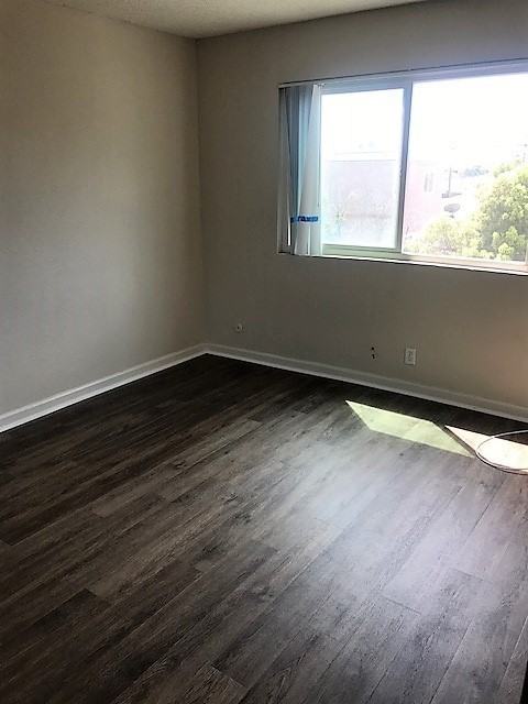 Imperial Manor - Photo 7 of 9