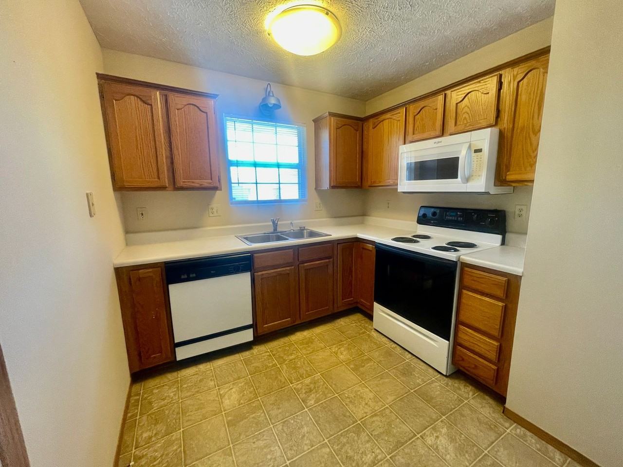 4318 N Penny Ct - Photo 6 of 29