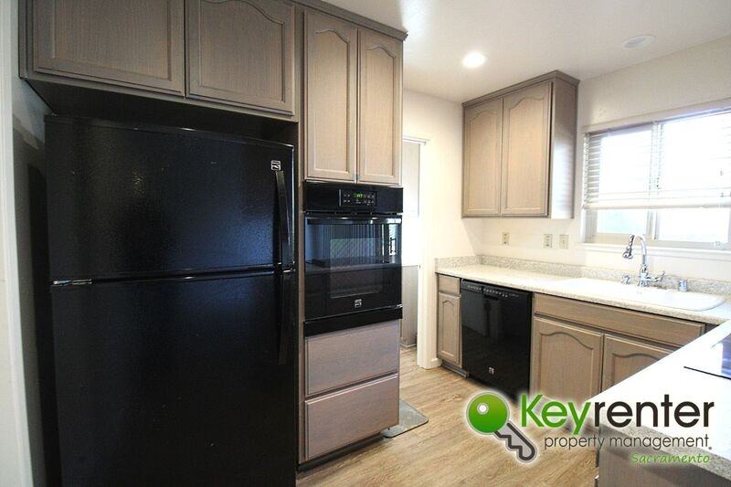 2308 Rogue River Dr - Photo 6 of 32