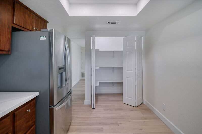 6726 Calvine Rd - Photo 6 of 38