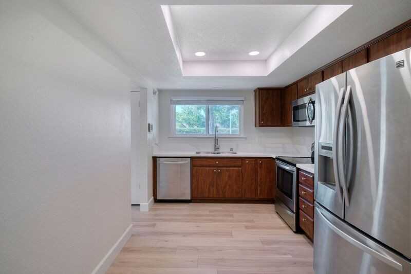 6726 Calvine Rd - Photo 7 of 38