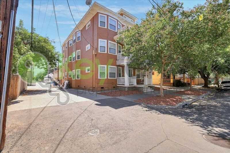 1517 23rd St #6 - Photo 5 of 13