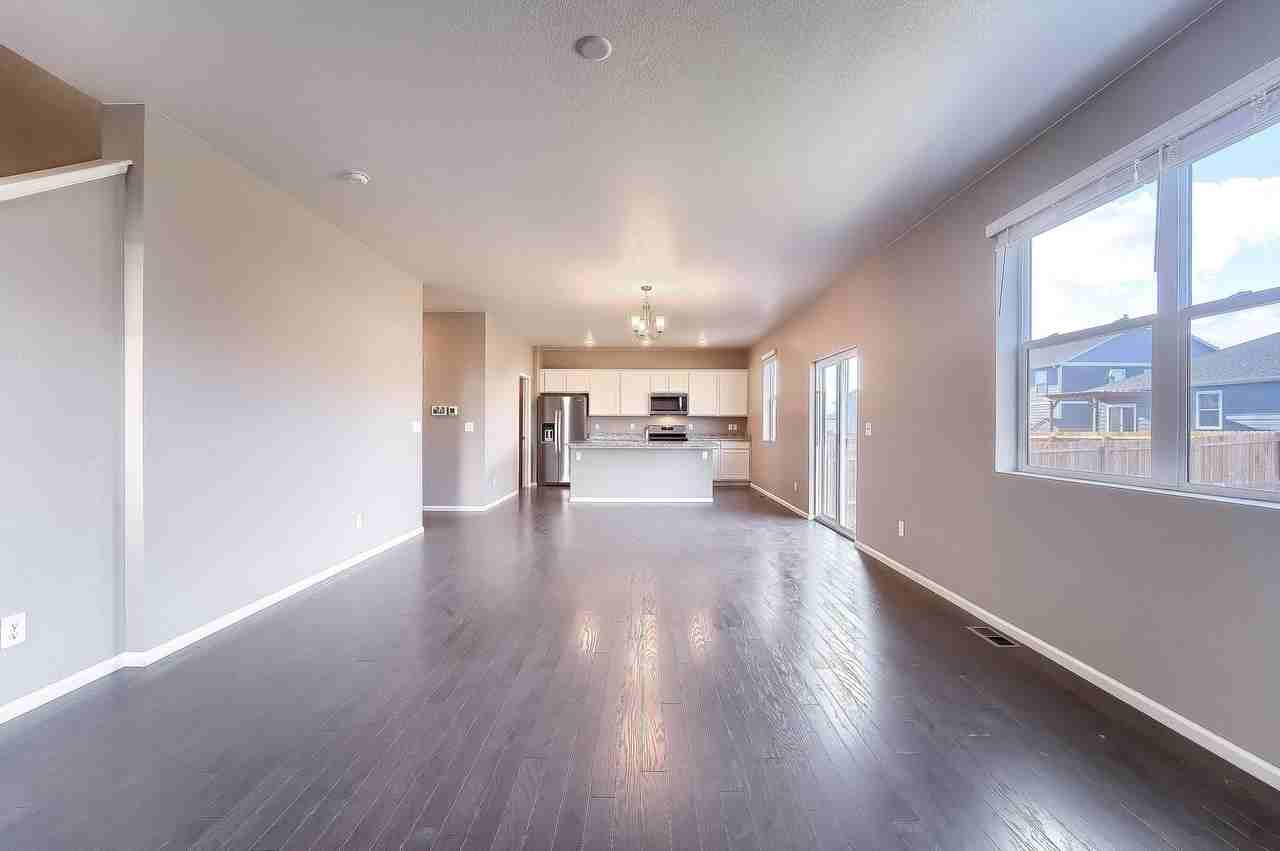 1632 Clarendon Dr - Photo 3 of 50