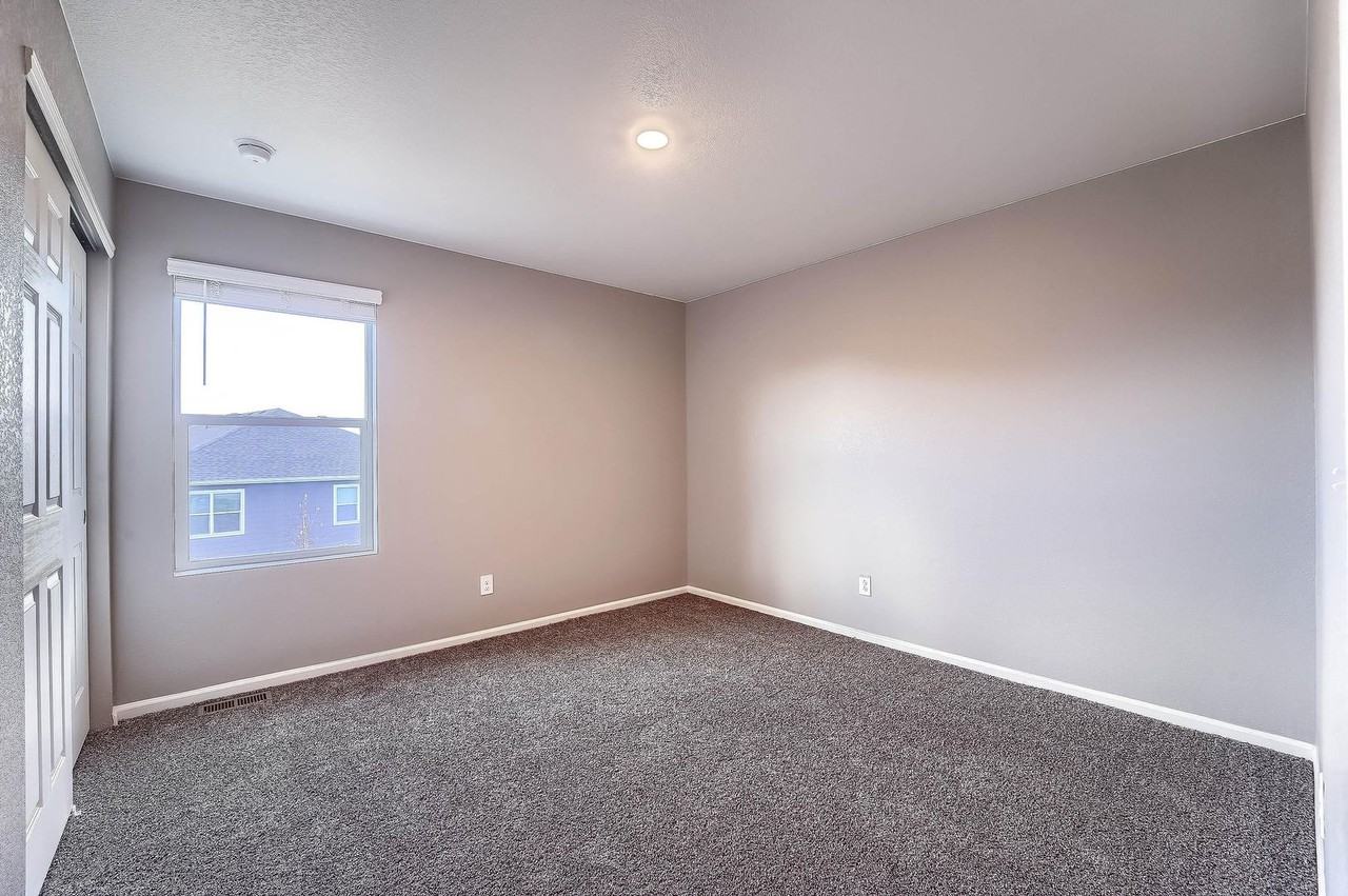 1632 Clarendon Dr - Photo 4 of 50