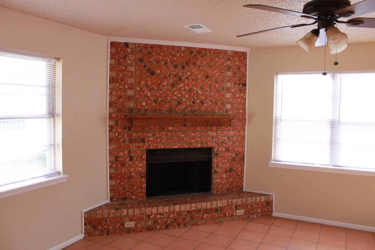 4601 Grinnell St - Photo 5 of 32