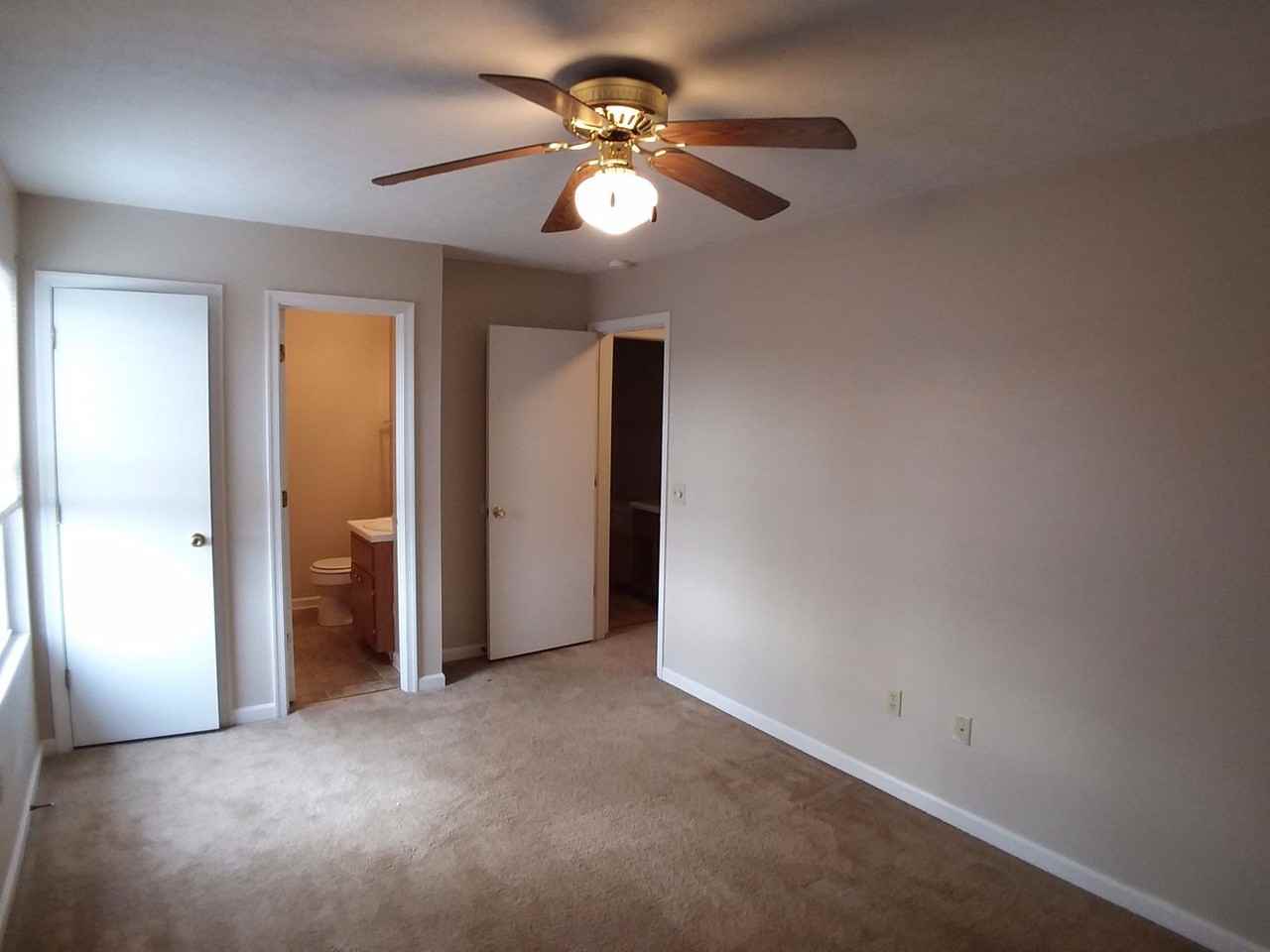 1510 Cedar St - Photo 3 of 5