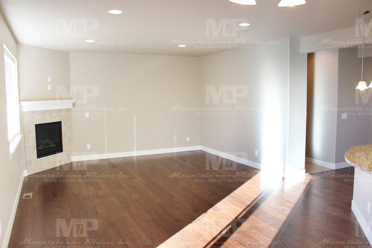 2245 Adobe Dr - Photo 2 of 14