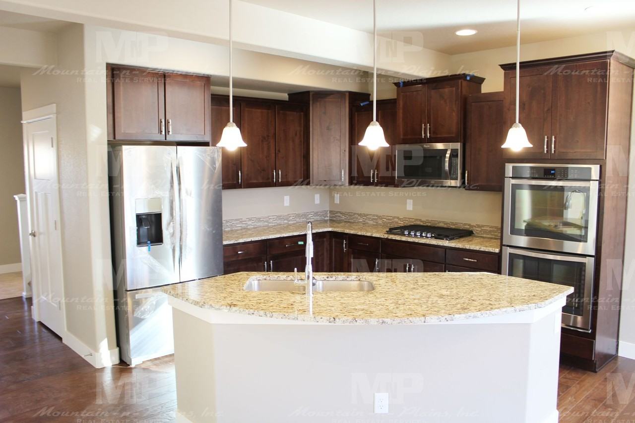 2245 Adobe Dr - Photo 4 of 14