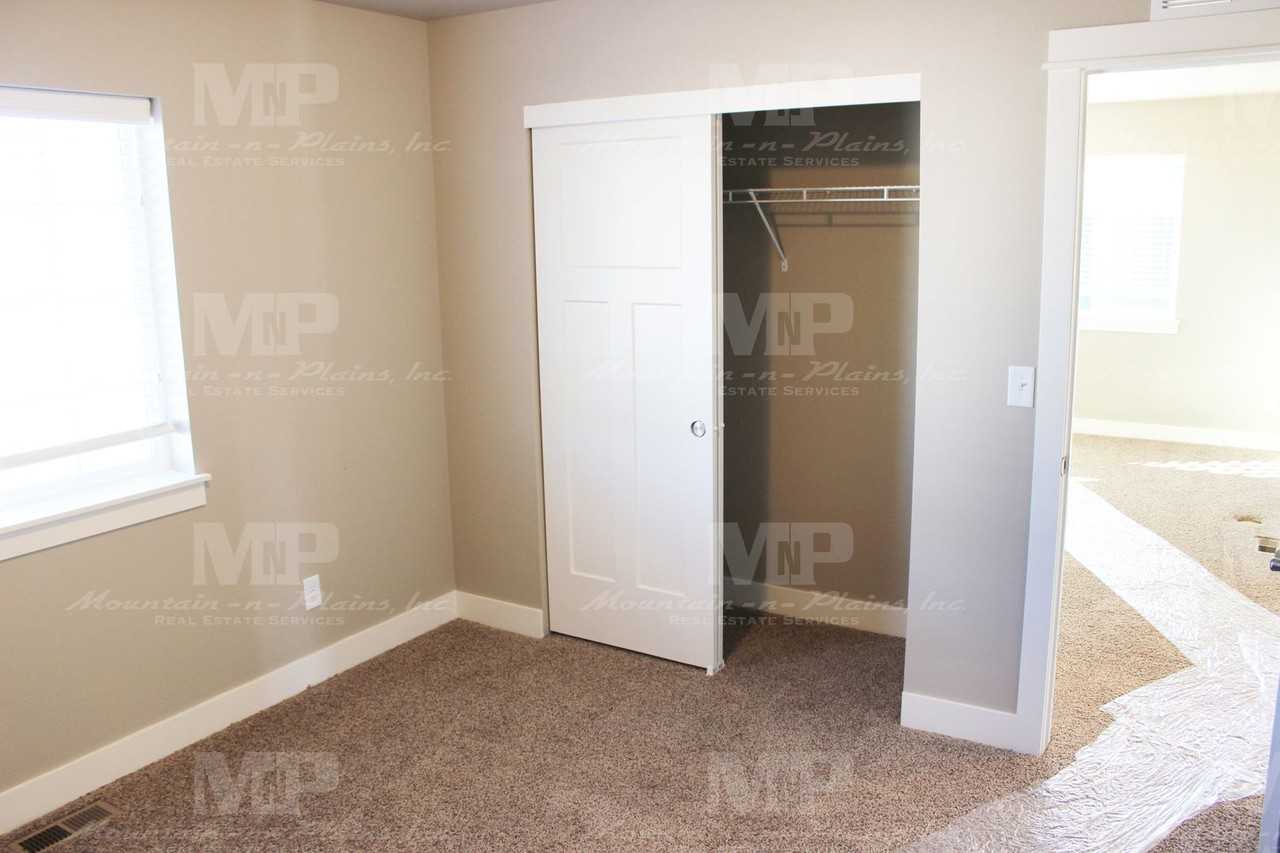 2245 Adobe Dr - Photo 6 of 14