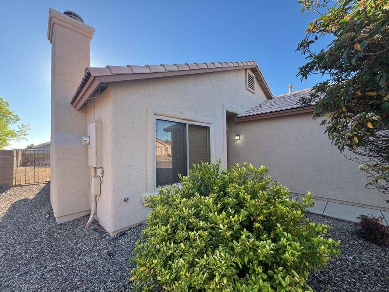 1113 San Jacinto Dr - Photo 3 of 22