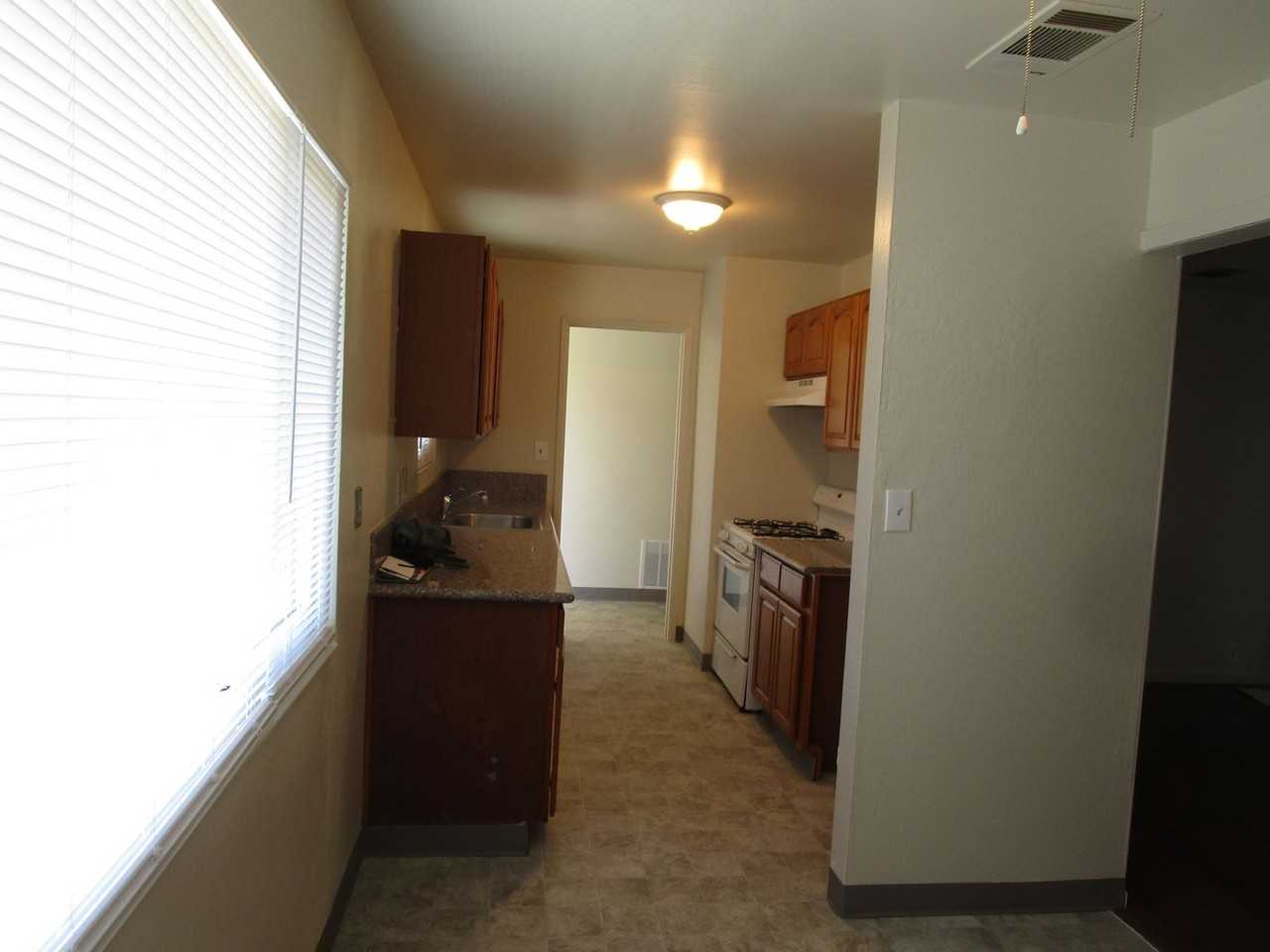 124 San Carlos Ct - Photo 5 of 12