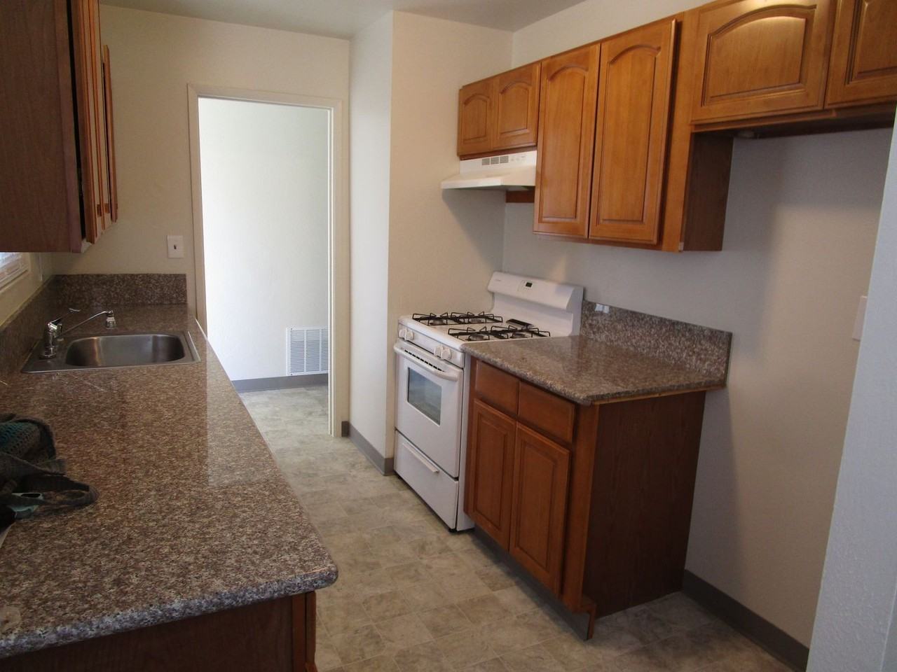 124 San Carlos Ct - Photo 6 of 12