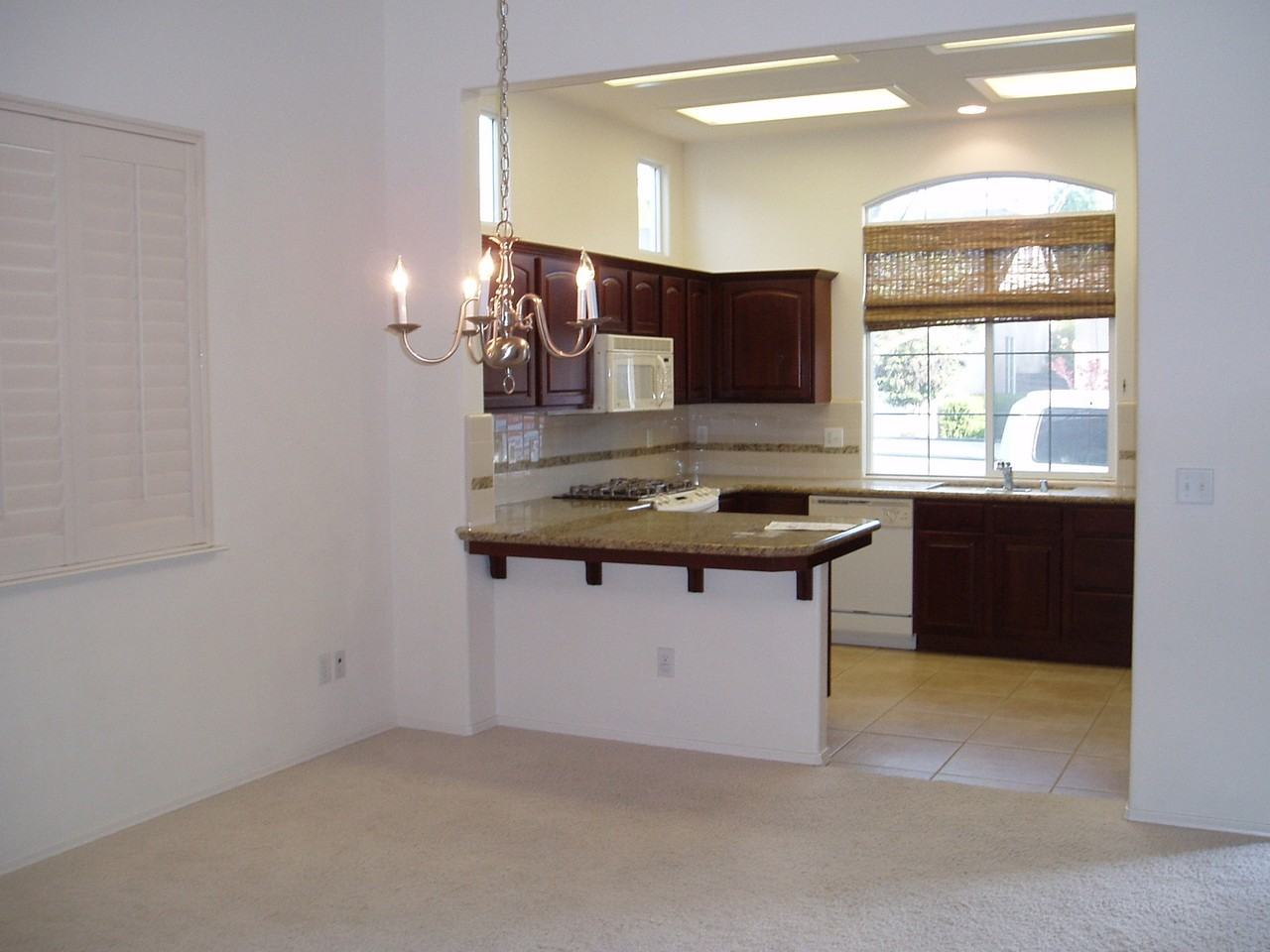 626 W Lisbon Ln - Photo 2 of 6