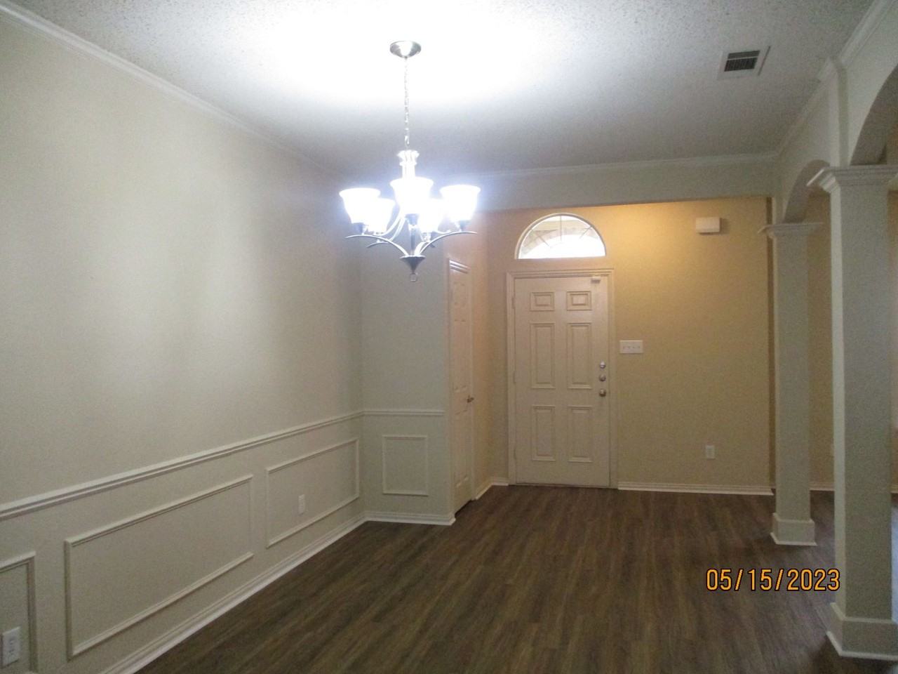 5900 Silverpoint Ct - Photo 2 of 22