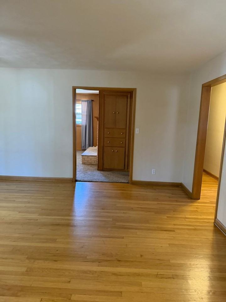 2141 E Claiborne St - Photo 2 of 21