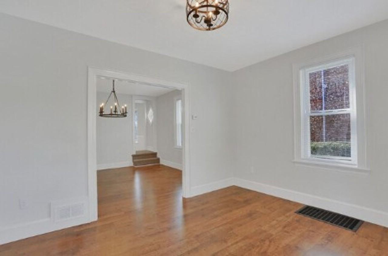 869 1/2 York St - Photo 3 of 19