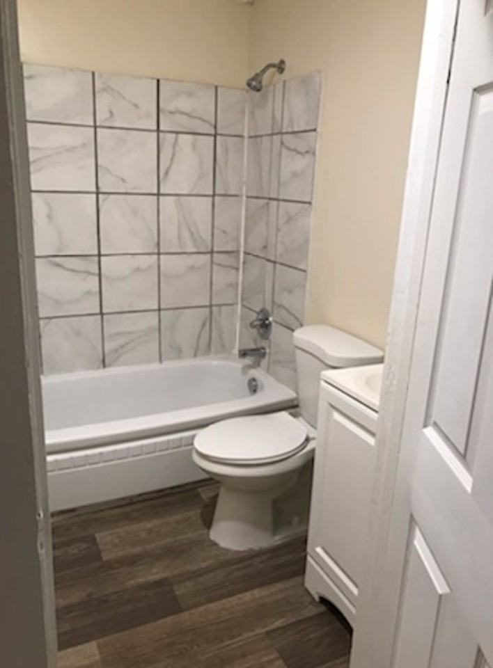 2004 Franklin St Apt A - Photo 5 of 11