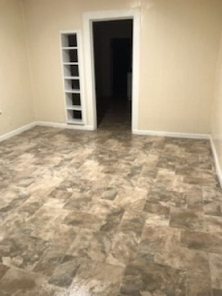 2004 Franklin St Apt A - Photo 7 of 11