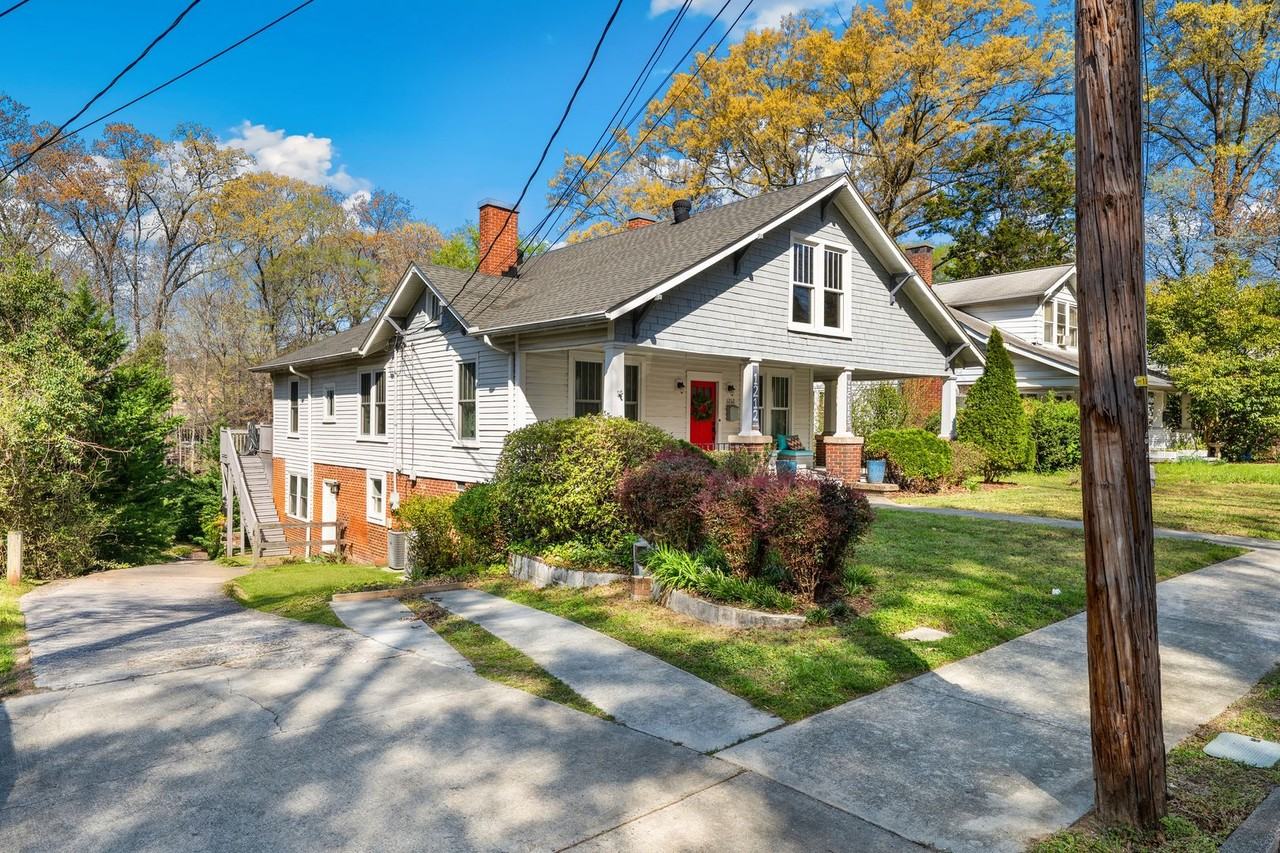 1212 Vickers Ave - Photo 2 of 20