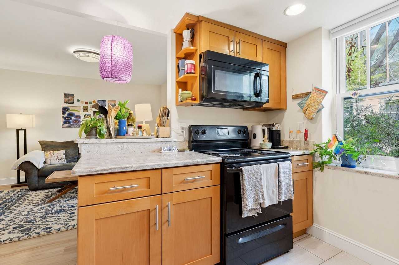 1212 Vickers Ave - Photo 7 of 20